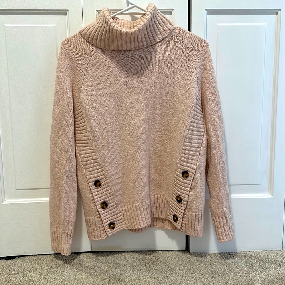 Warm turtleneck pale pink sweater, size S